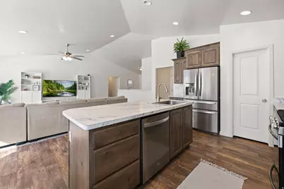 412 Flagstone Dr, Santaquin, UT 84655 - Photo 11