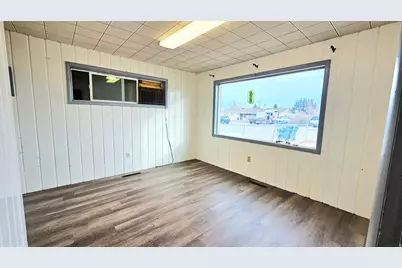 670 W 200 N, Vernal, UT 84078 - Photo 9