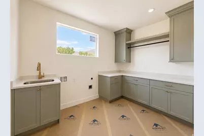2136 N 725 W, Centerville, UT 84014 - Photo 5