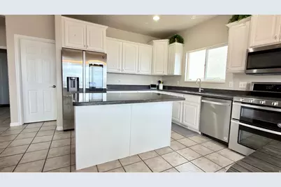 1917 E Aspen Leaf Pl, Draper, UT 84020 - Photo 17