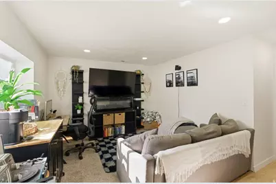 2395 E Boxwood Ln, Eagle Mountain, UT 84005 - Photo 31