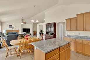 711 W 2010 S, Syracuse, UT 84075 - Photo 17