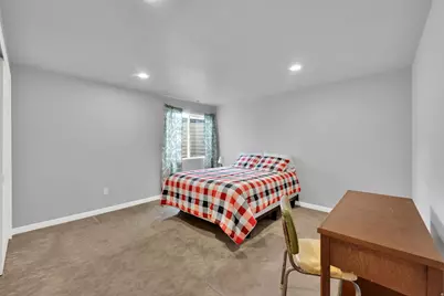 711 W 2010 S, Syracuse, UT 84075 - Photo 29