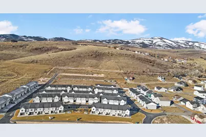 566 N Richland St, Garden City, UT 84028 - Photo 27