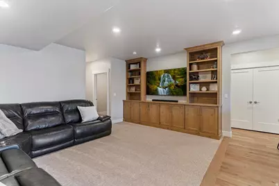 1328 E Orchard Ridge Ln, Kaysville, UT 84037 - Photo 17