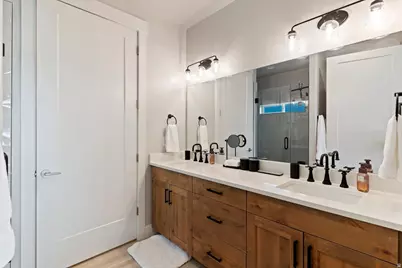 1328 E Orchard Ridge Ln, Kaysville, UT 84037 - Photo 11