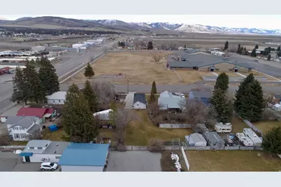 220 S 2nd E, Soda Springs, ID 83276 - Photo 27