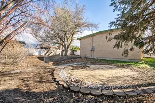 845 E Larkspur Dr, Sandy, UT 84094 - Photo 25