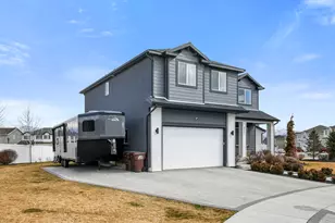 4461 E Golden Autumn Vw, Eagle Mountain, UT 84005 - Photo 3