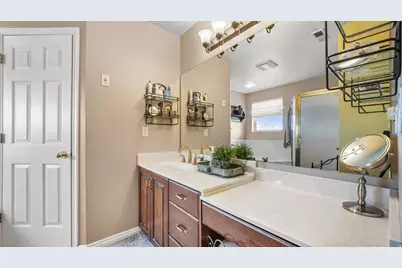 10303 N Cottonwood Dr, Cedar Hills, UT 84062 - Photo 15