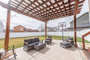 1449 Belmont Dr, Farmington, UT 84025 - Photo 19