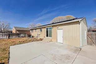 186 E Brent Cir S, Sandy, UT 84070 - Photo 17