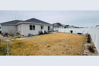 1118 N 300 W, Tooele, UT 84074 - Photo 25