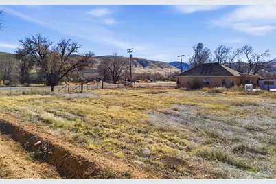 66 S State St, Sigurd, UT 84657 - Photo 13