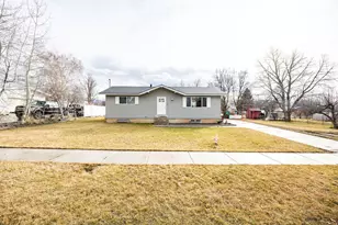 282 W 100 S, Smithfield, UT 84335 - Photo 23