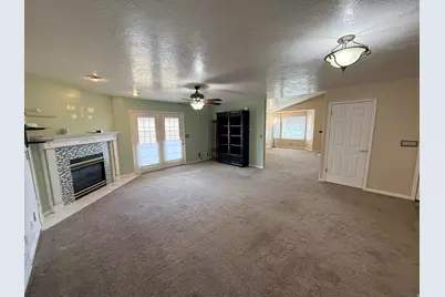 748 W 4075 S, Riverdale, UT 84405 - Photo 5
