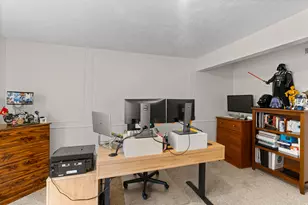 1571 N 160 W, Layton, UT 84041 - Photo 25