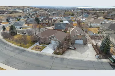 3957 W Honey Locust Ln, Cedar Hills, UT 84062 - Photo 3