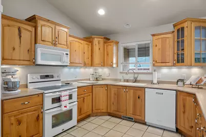 3957 W Honey Locust Ln, Cedar Hills, UT 84062 - Photo 7