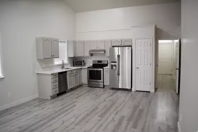 112 W Crystal Bay Dr, Stansbury Park, UT 84074 - Photo 5