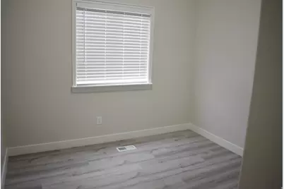 112 W Crystal Bay Dr, Stansbury Park, UT 84074 - Photo 15