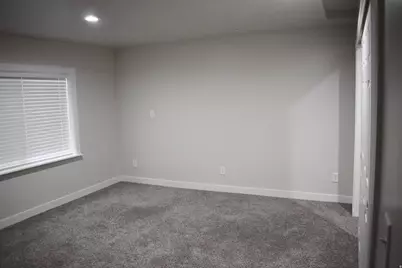 112 W Crystal Bay Dr, Stansbury Park, UT 84074 - Photo 23