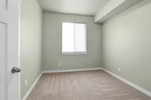 281 W 650 N, Centerville, UT 84014 - Photo 21