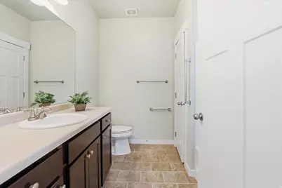 281 W 650 N #B, Centerville, UT 84014 - Photo 19
