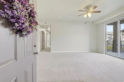 281 W 650 N #B, Centerville, UT 84014 - Photo 5