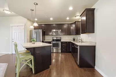 281 W 650 N #B, Centerville, UT 84014 - Photo 9