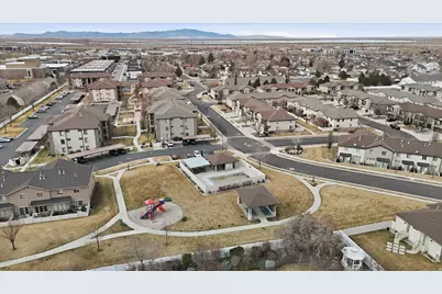 281 W 650 N #B, Centerville, UT 84014 - Photo 47