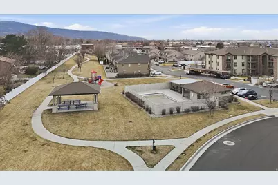 281 W 650 N #B, Centerville, UT 84014 - Photo 53