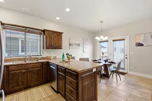 1542 E Shadow Dr, Eagle Mountain, UT 84005 - Photo 3