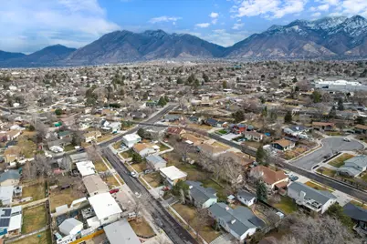 8485 S Harvard Park Dr, Sandy, UT 84094 - Photo 35