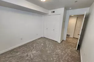 117 E Calbourne Ln, Sandy, UT 84070 - Photo 13