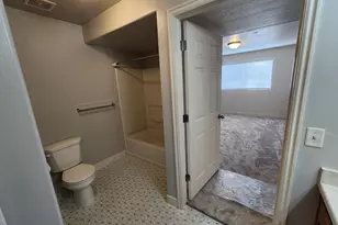 117 E Calbourne Ln, Sandy, UT 84070 - Photo 13