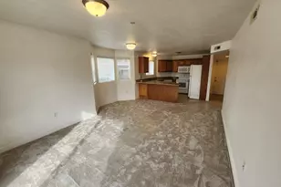 117 E Calbourne Ln, Sandy, UT 84070 - Photo 3