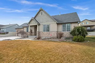 8442 S Wind Caves Ln, West Jordan, UT 84081 - Photo 3