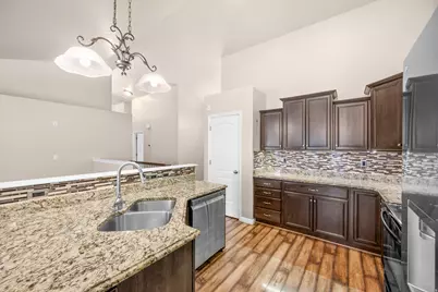 8442 S Wind Caves Ln, West Jordan, UT 84081 - Photo 11