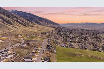 129 N Sherwood Dr #5, Providence, UT 84332 - Photo 3