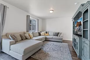 3176 N 1450 E, Layton, UT 84040 - Photo 5