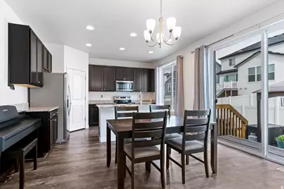 3176 N 1450 E, Layton, UT 84040 - Photo 7