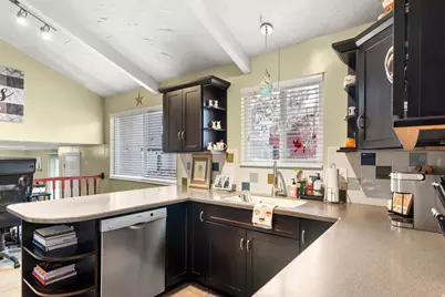 2170 E Borg Ct, Sandy, UT 84092 - Photo 15