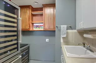 1653 E Crescent View Circle Circle, Sandy, UT 84092 - Photo 29