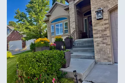 1653 E Crescent View Circle Cir, Sandy, UT 84092 - Photo 5