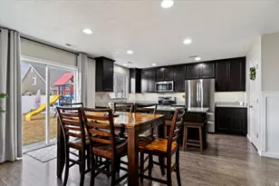 3570 S Creek Side Ln, Syracuse, UT 84075 - Photo 23