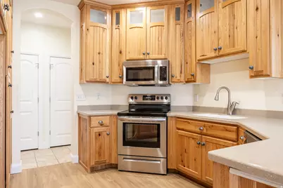 715 Scenic Dr, Spanish Fork, UT 84660 - Photo 11