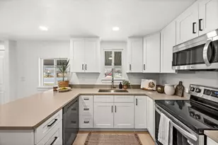 12332 S 2700 W, Riverton, UT 84065 - Photo 9