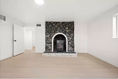 12332 S 2700 W, Riverton, UT 84065 - Photo 17