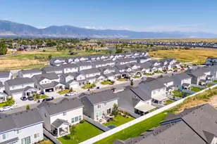 3074 S Edgewater Ln W, Syracuse, UT 84075 - Photo 37